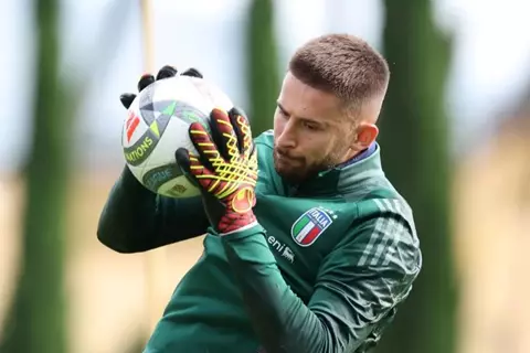 انتقادات ودعم وعودة مرتقبة لإيطاليا.. تقارير تكشف مصير فيكاريو مع توتنهام